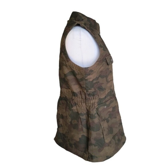 Old Ranch | NWT Women's Camo Denim Barnwell Vest - Size M - Picture 2 of 9